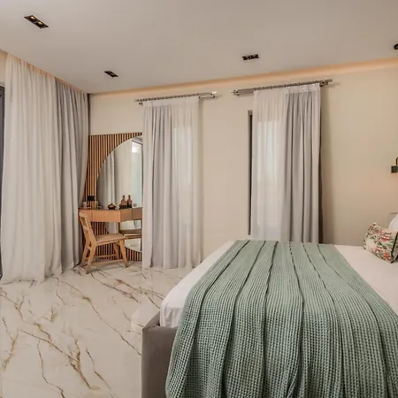 Boheme Close Access To Laganas